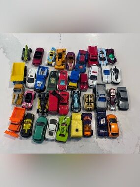 Collection of Hot Wheels cars